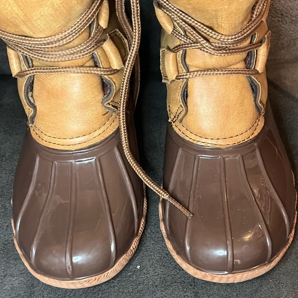 Adrienne‎ Vittadini Girls Flannel and Fur Lined Youth Brown Duck Boots Size 1 - Picture 6 of 8